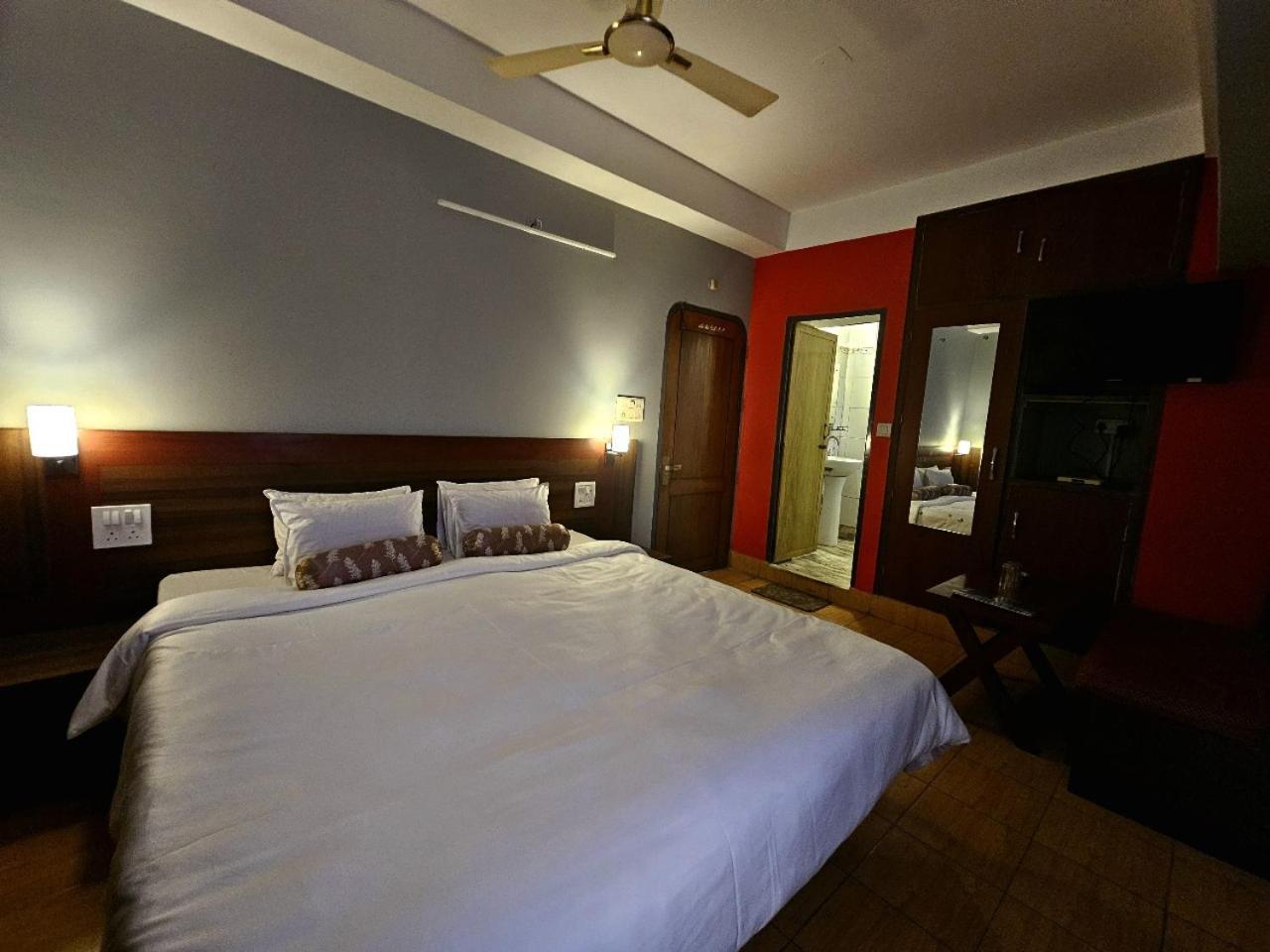 Hotel Vishal Siliguri Ngoại thất bức ảnh